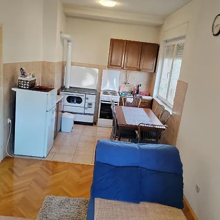 Leko Apartment *